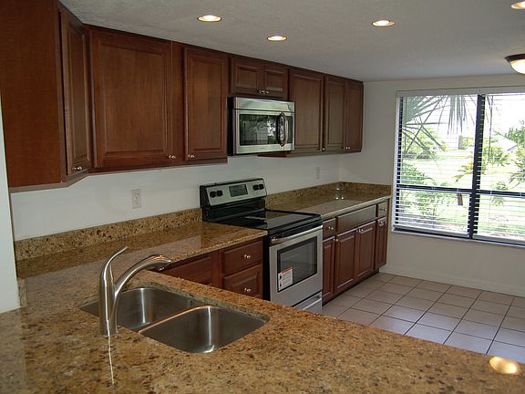 2nd image of 4805 Puritan Cir