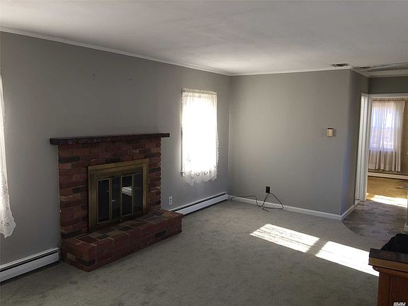 3rd image of 156 Woodlawn Ave