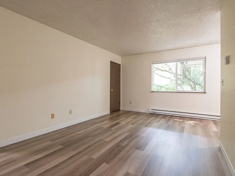 2232 SE Pine St — Photo 10