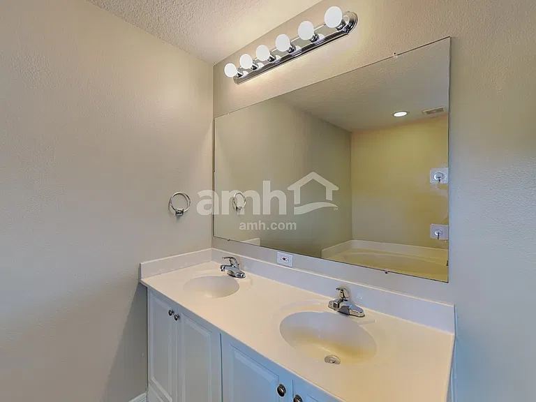 5498 Cougar Park Ct — Photo 13