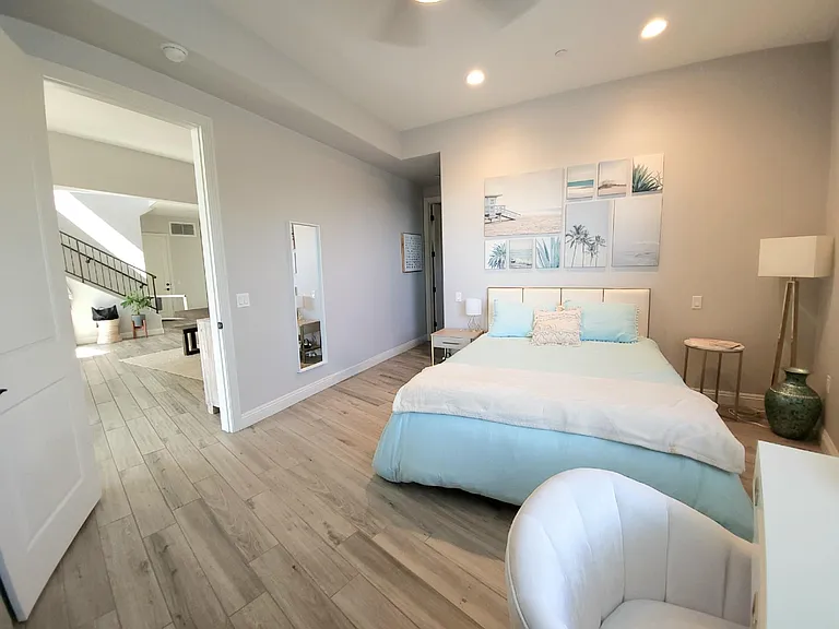 1st Floor Master Suite