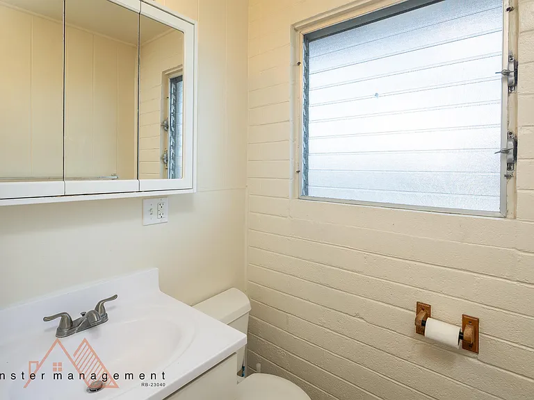 1424 Ward Ave #303 — Photo 5