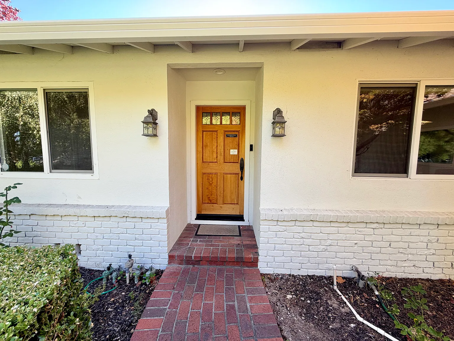4 bed, 2.5 bath, 2240 sqft, $7,895 — Photo 4