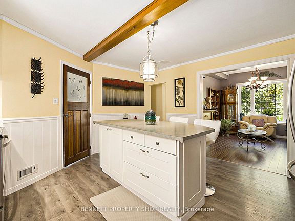 4th image of 3834 Woodkilton Rd