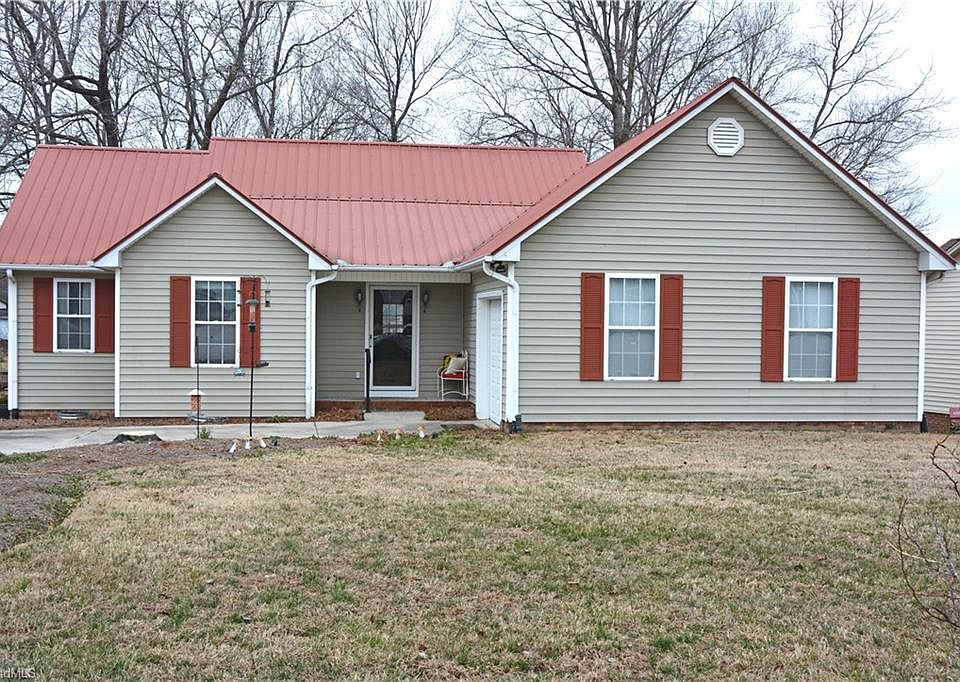 1st image of 206 Ridgecreek Dr