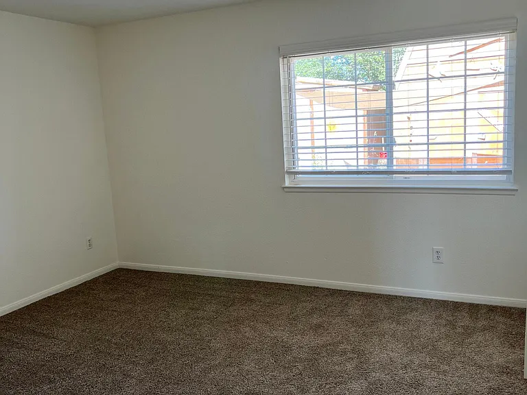 44209 Foxton Ave — Photo 20