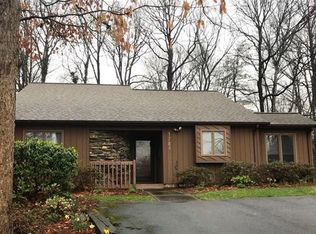 1784 12th St NE, Hickory, NC 28601