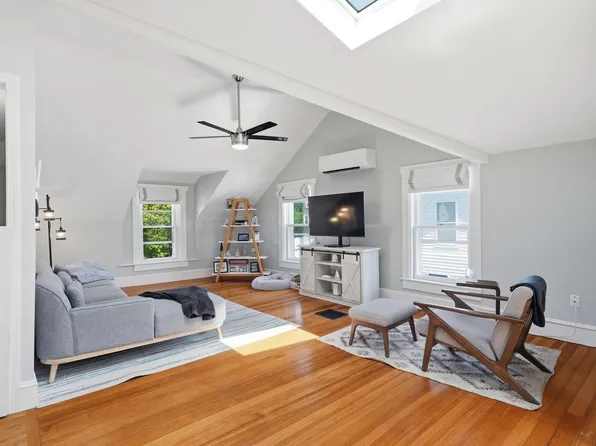 16 Billows St #B, Winthrop, MA 02152