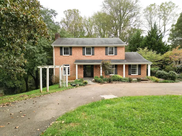 106 Mulberry Ct, Martinsville, VA 24112