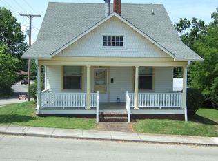 521 Crawford St, Maryville, TN 37804