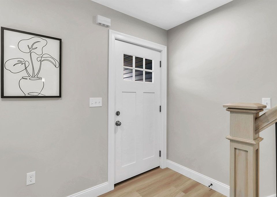 1st image of 3 Montgomery Rd