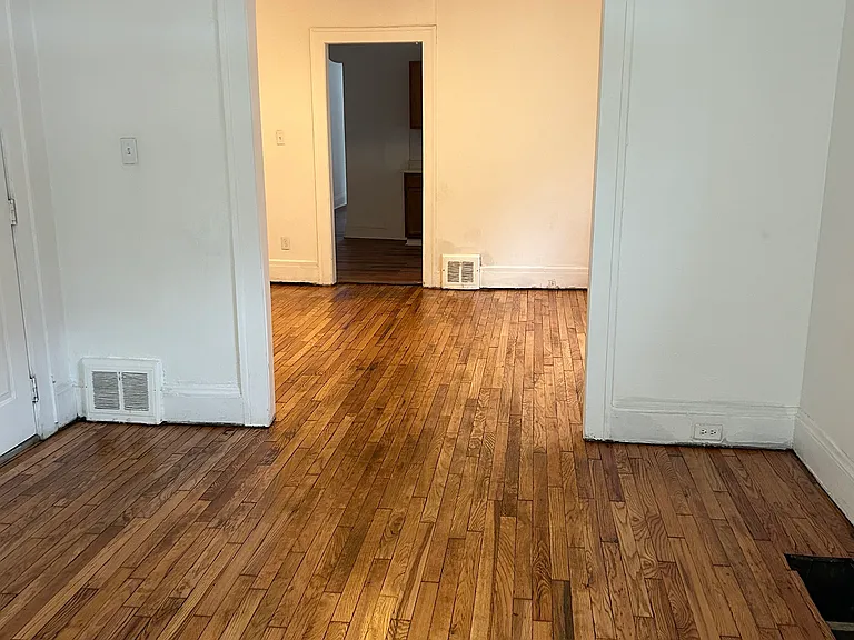 3443 E 149th St #1 — Photo 11