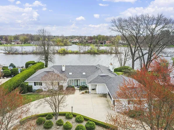 54536 Meadow Bank Ln, Elkhart, IN 46514