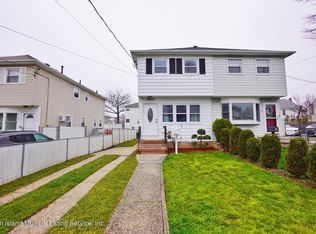 15 Oakdale St, Staten Island, NY 10308