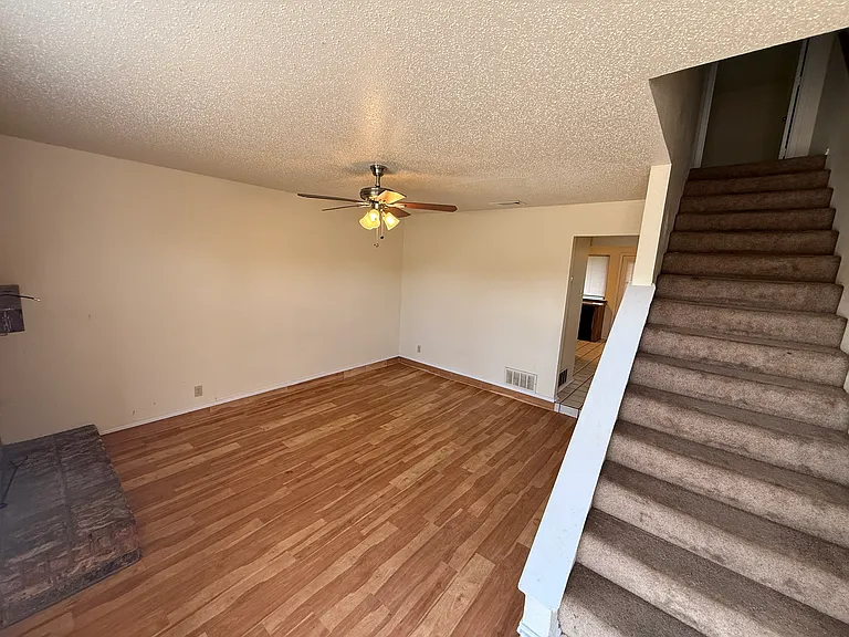 730 Bluebonnet Dr #B — Photo 16