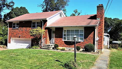 44 Endeavor St Photo 1