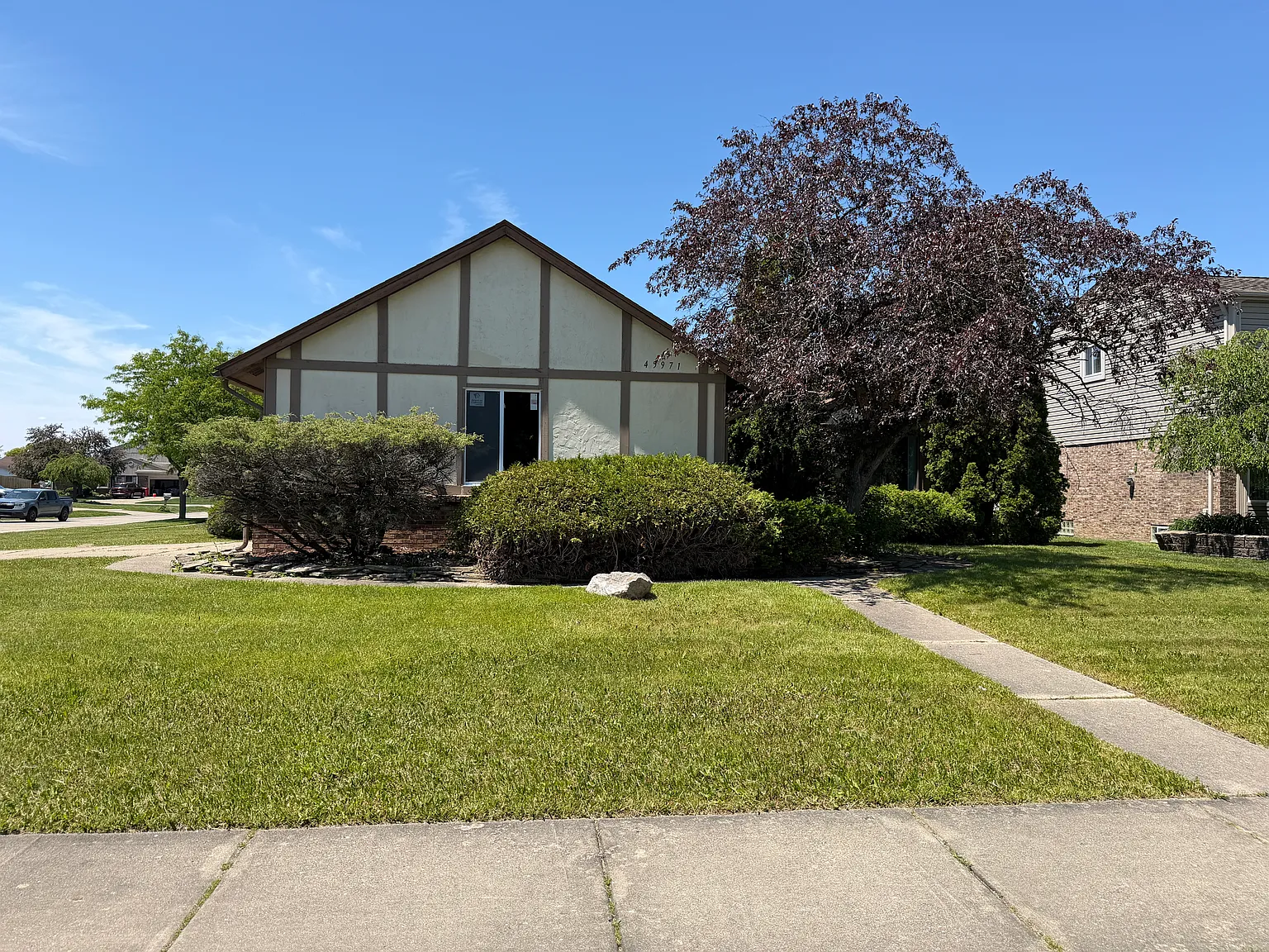 3 bed, 1620 sqft, $2,200 — Photo 1