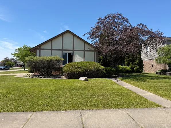 45971 Apple Ln, Macomb, MI 48044