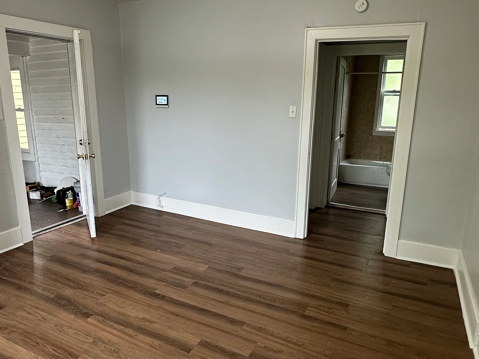1008 Wallace St — Photo 2