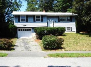 8 Wayne Rd, Peabody, MA 01960