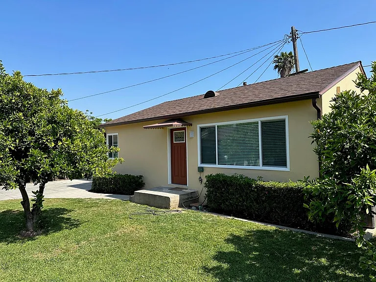 5235 Acacia St — Photo 2