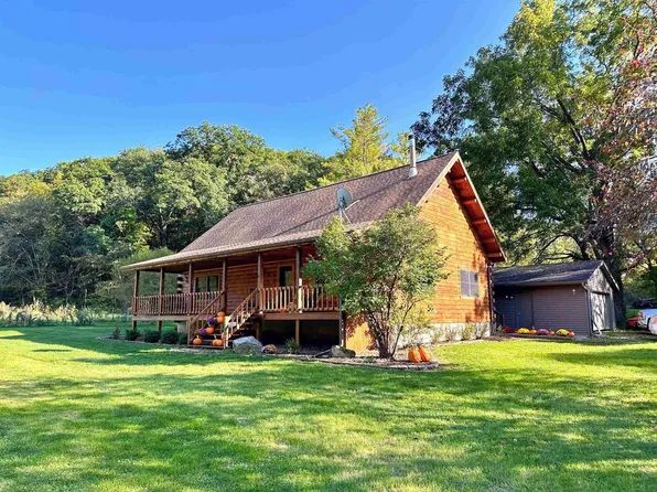 62093 Mill Coulee Road, Prairie Du Chien, WI 53821