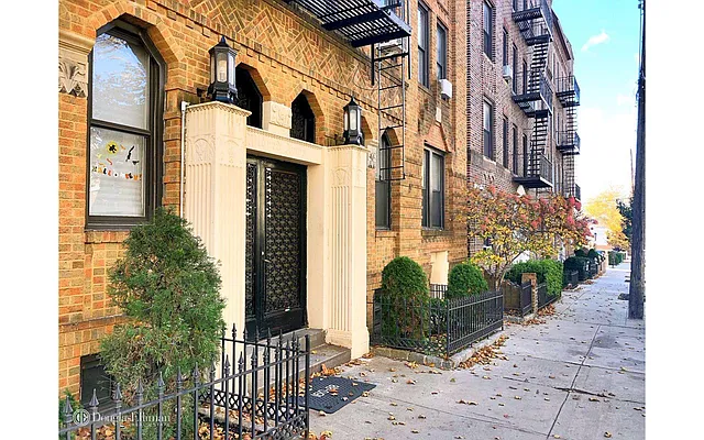 Rented by Douglas Elliman | media 17