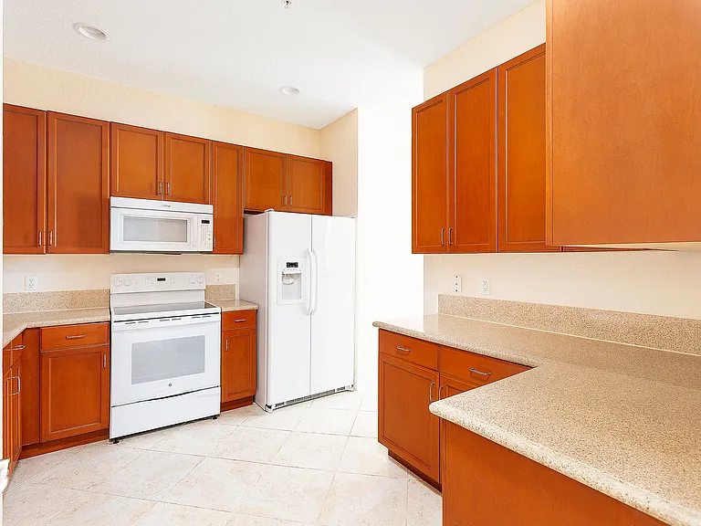 6807 Lakeside Cir N #102-1 — Photo 8