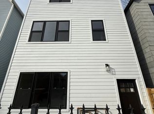 2750 W Francis Pl #1, Chicago, IL 60647