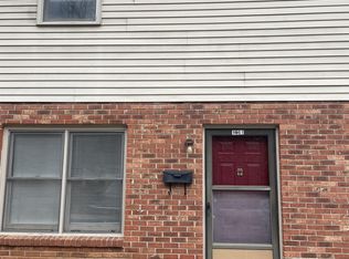 1051 3rd St SE, Hickory, NC 28602