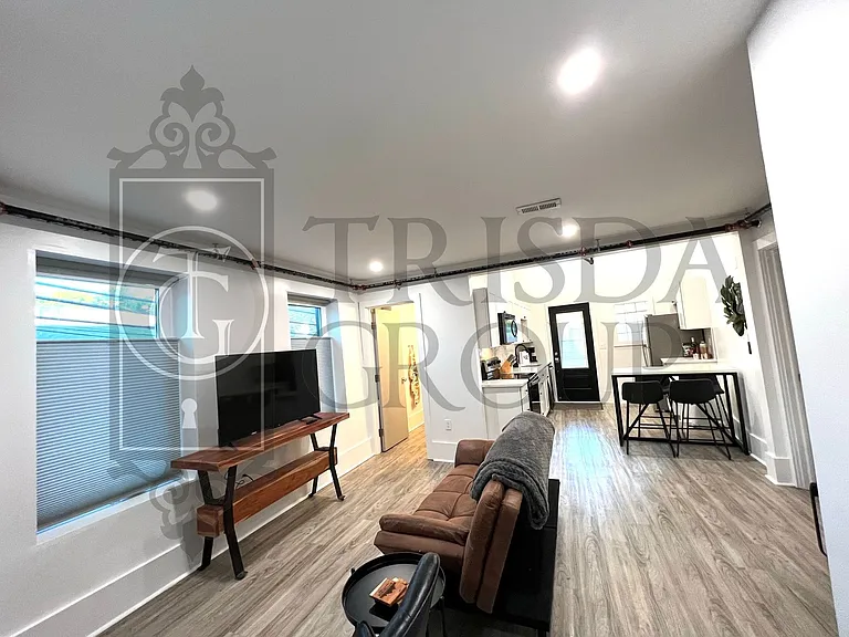 160 Southern Ave — Photo 49