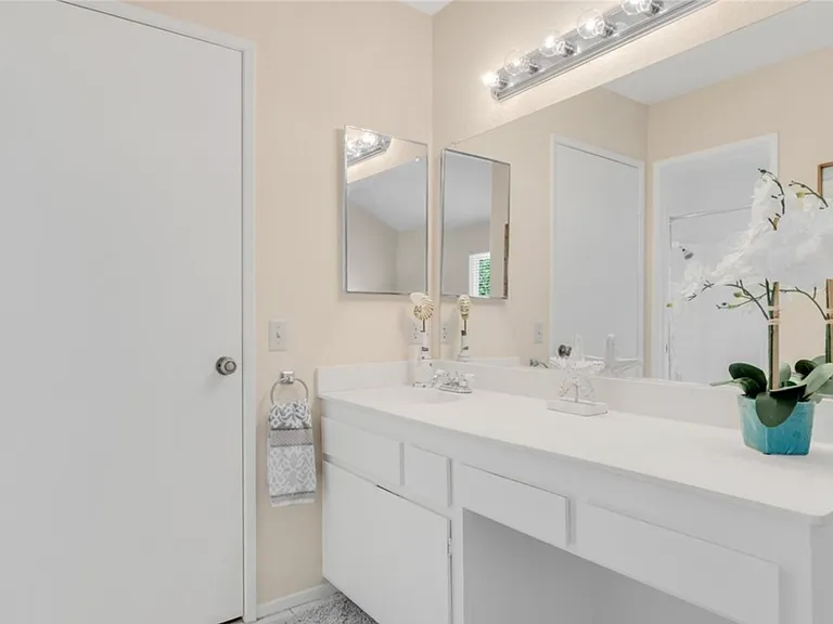 4068 Jeffrey Dr — Photo 13
