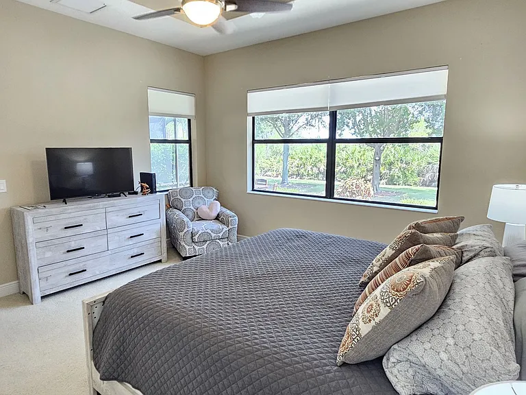 10361 Crooked Creek Dr — Photo 37