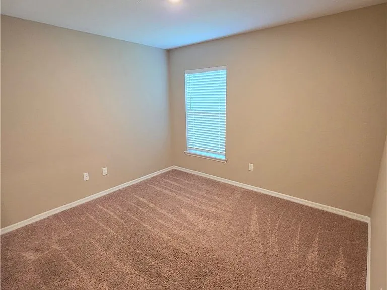 5527 Castania Dr — Photo 24