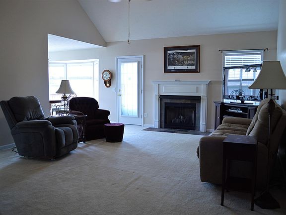 3rd image of 1158 Flat Stone Dr