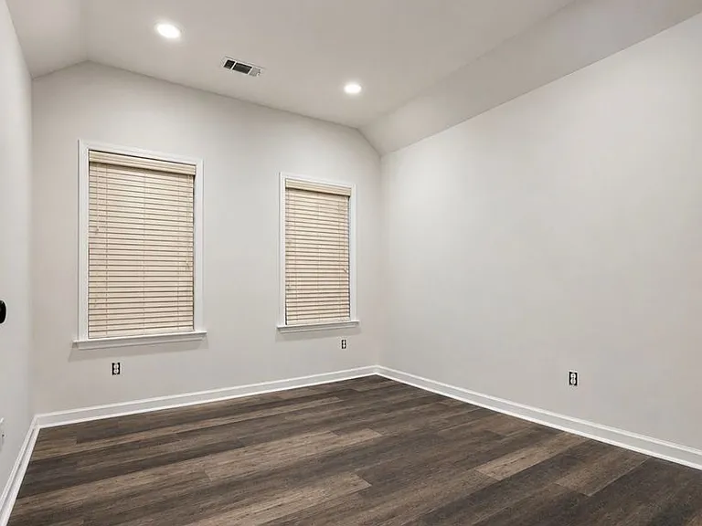 705 Evanwood Dr — Photo 30