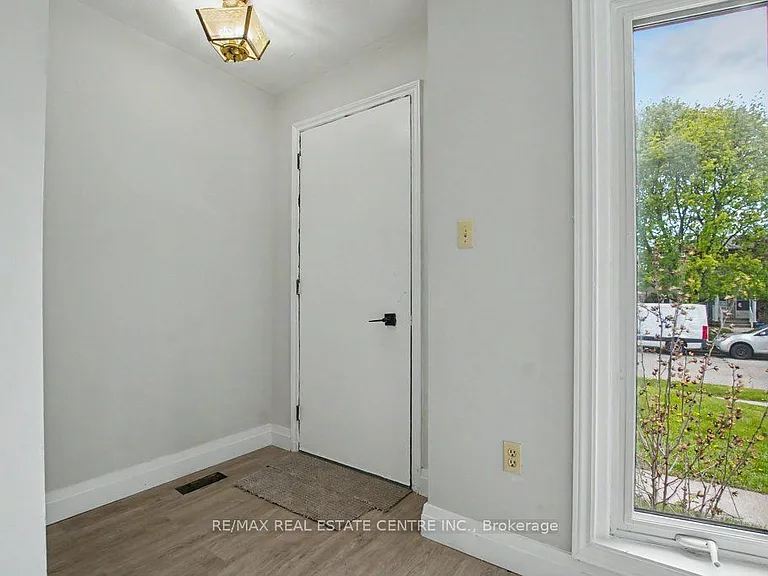 273 Elliott St — Photo 5