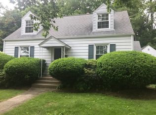 15 Blue Hills Ave, Hamden, CT 06514