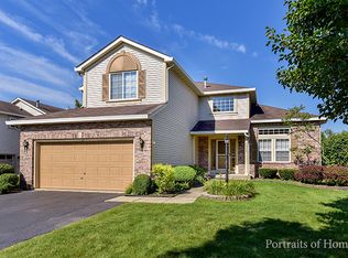 9026 Hillcrest Ln, Woodridge, IL 60517