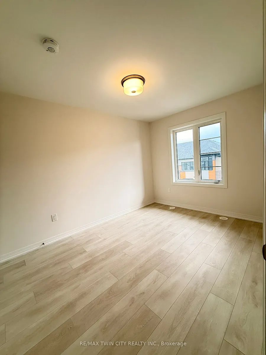 Building Photo - 660 Colborne St W #140