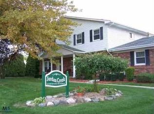 896 Jordan Creek Dr, Saint Clair, MI