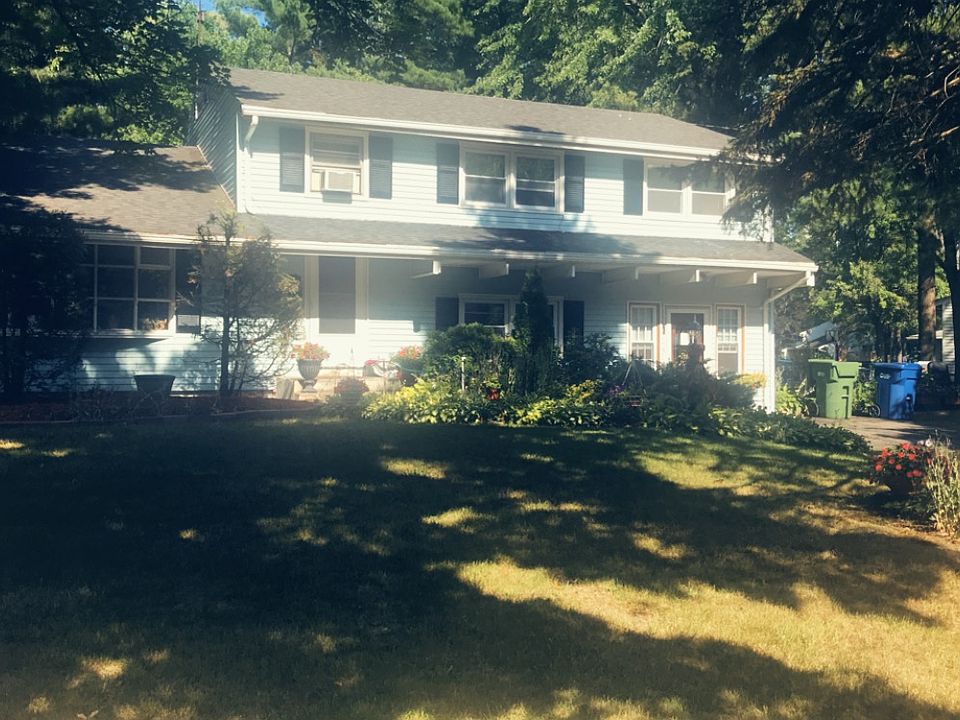 2nd image of 24 Jonathan Cir