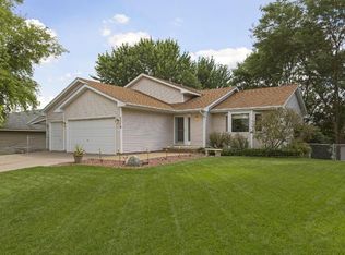2576 Brittany Ln, Woodbury, MN 55125