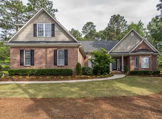 725 Lake Forest Dr SE, Pinehurst, NC 28374