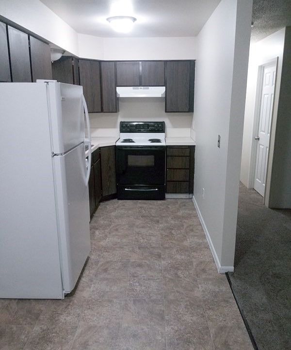 1st image of 2938 E Walnut St APT 6