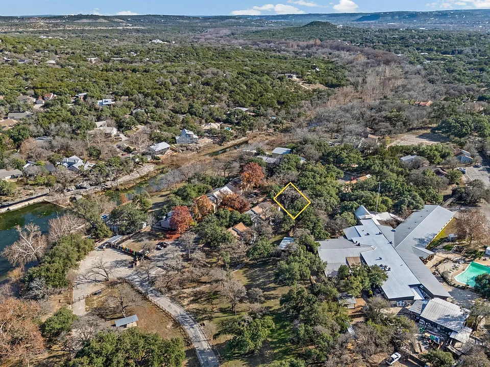 24 Marina Cir