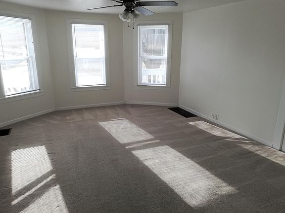 3rd image of 837 Michigan Ave