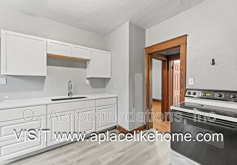 3523 Saint John Ave — Photo 11