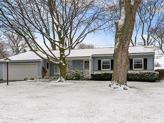 2nd image of 74 Sweet Briar Knl