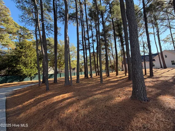 9142 E Lake Road, Calabash, NC 28467